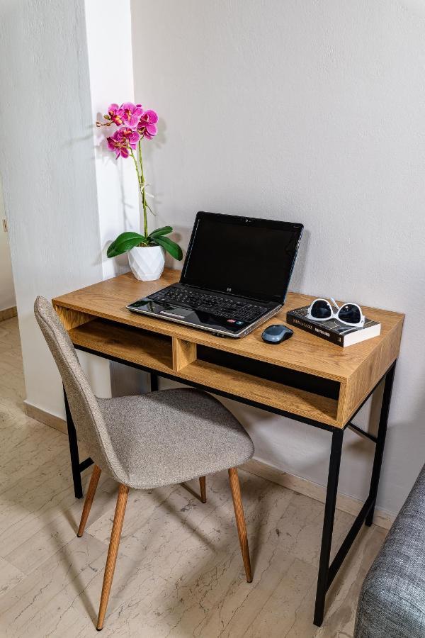 Leilighet Apt. With Parking - 3 Min From Old Port *